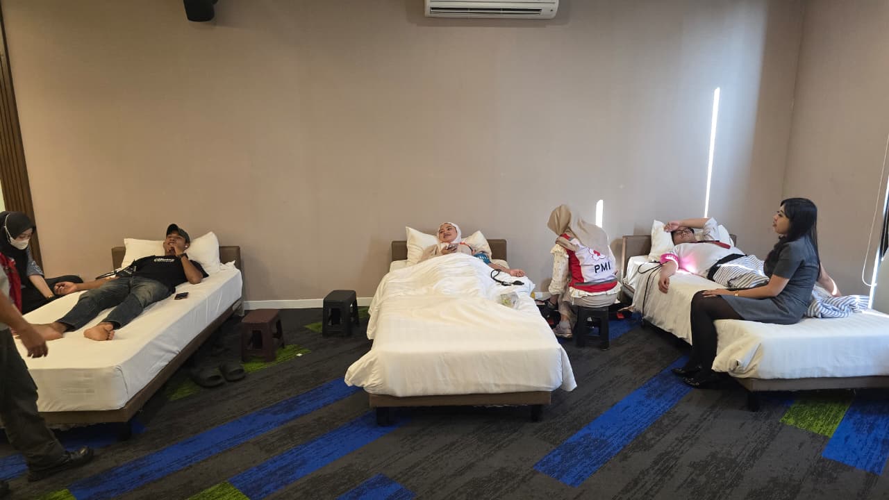 Kegiatan Donor Darah Di Grand Zuri